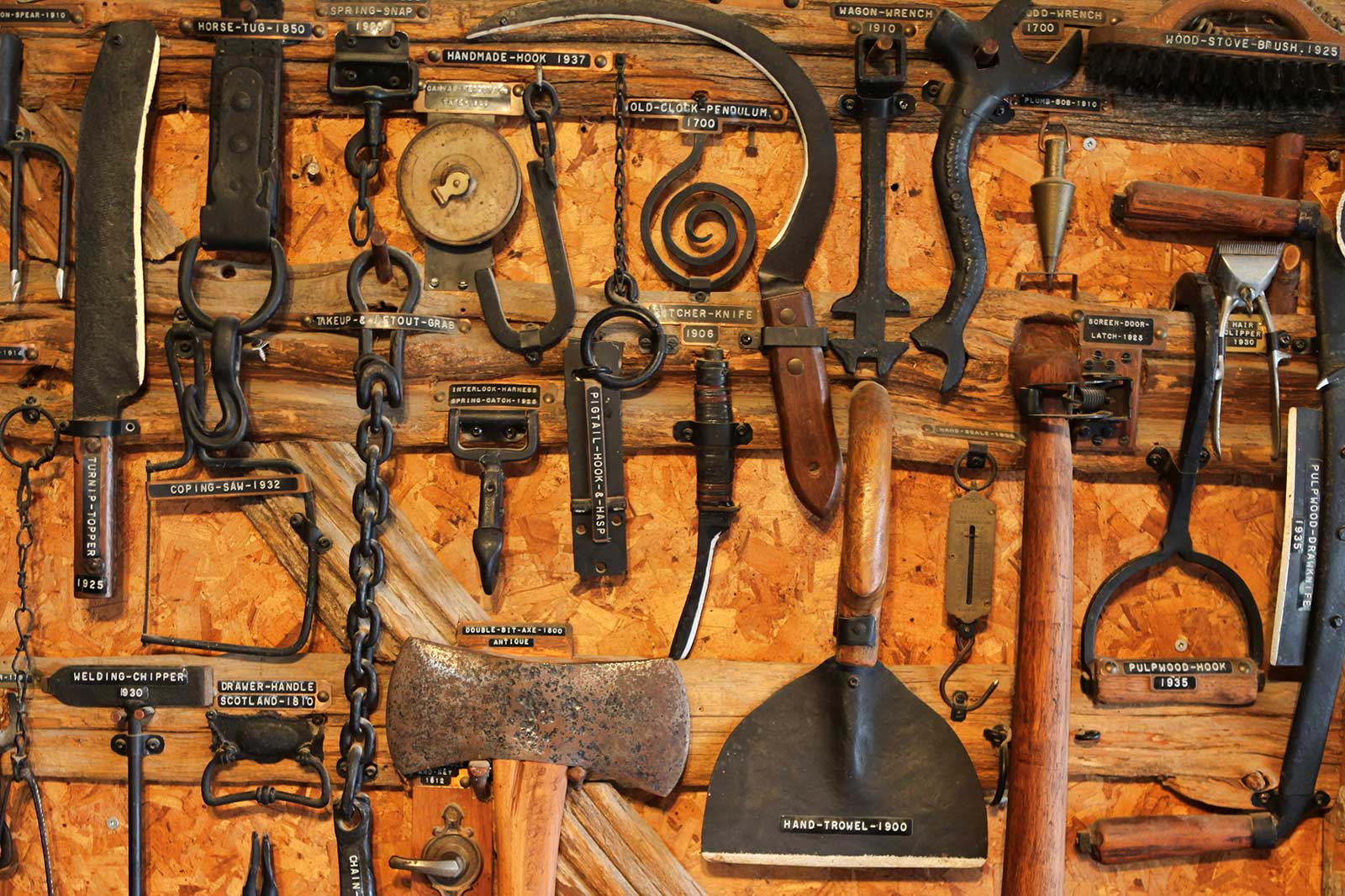 A COLLECTORS GUIDE TO ANTIQUE AND VINTAGE FARM TOOLS - Dragonfire Tool Storage