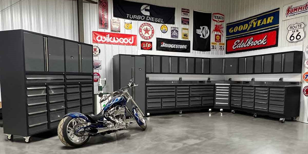 Heavy Duty Industrial Garage Workbenches & Tool Boxes